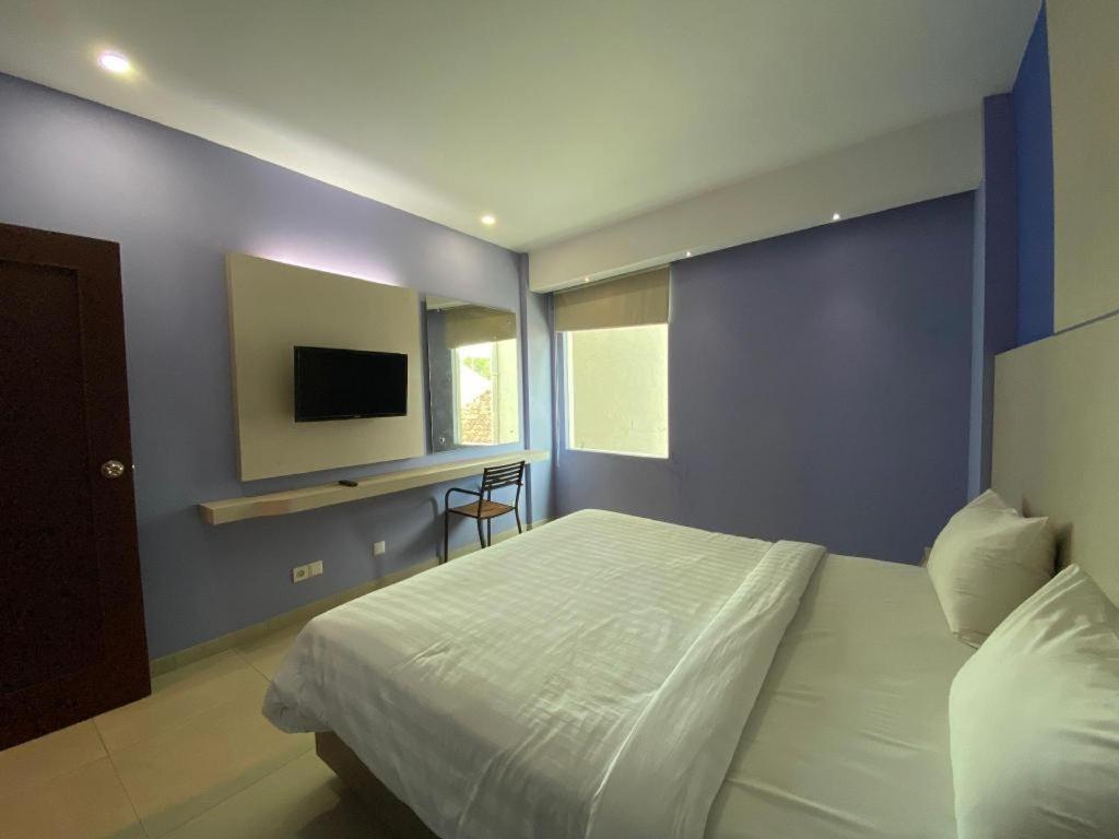 Kharisma Hotel Madiun Zewnętrze zdjęcie